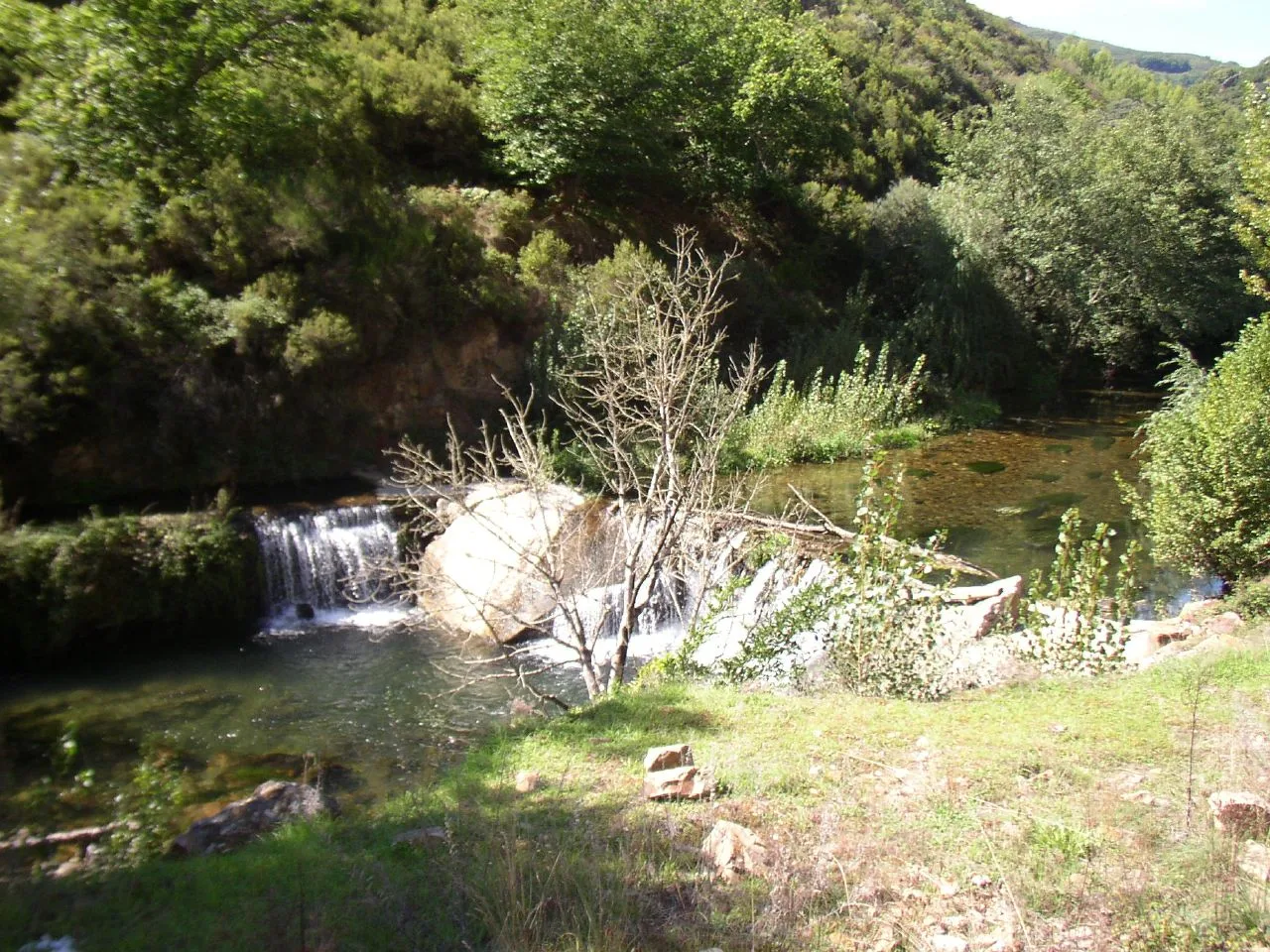 El río Valcarce cerca de Pereje.