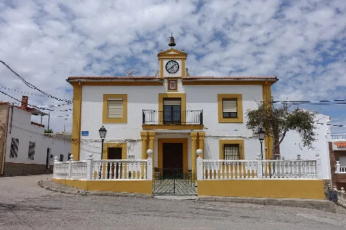 Casa consistorial de Villar de la Encina (Cuenca, España).