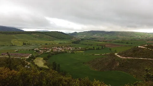 Vistas de Alzórriz desde la subida a Izaga