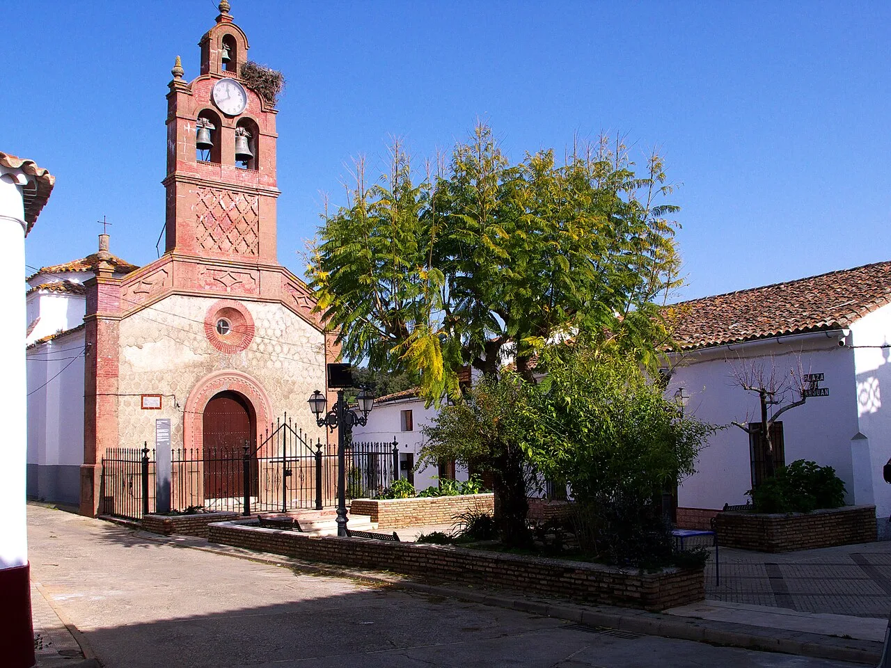 En el siglo XVIII, Juan Gil establece una segregación de Corteconcepción, Puerto Gil.