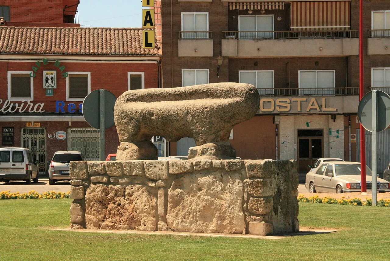 Steinernes Wildschwein in Toro, Zamora.