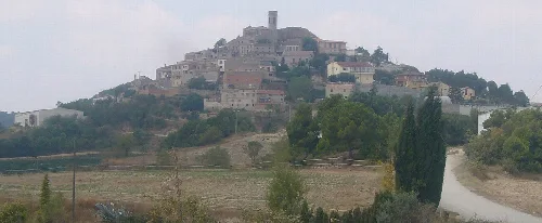 Argençola village
