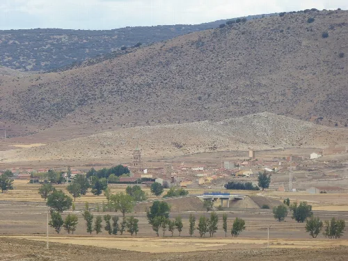 Vista de Alba, municipio de la provincia de Teruel (España) desde Singra.