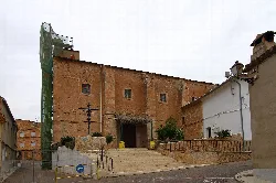 Fassade der Pfarrkirche San Pedro Advíncula in Villalpardo.