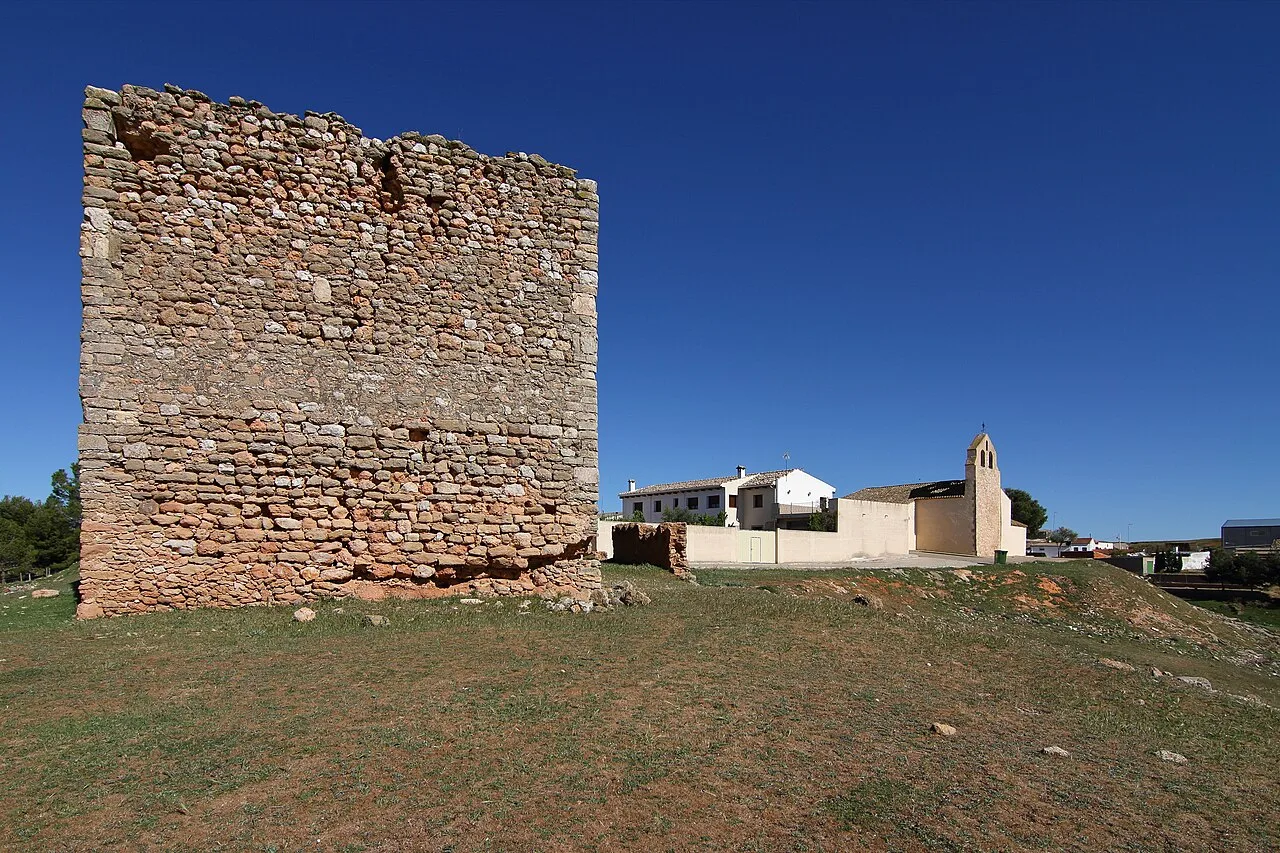 Valhermoso de la Fuente, torre castillo mediaval e iglesia