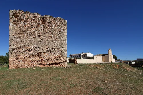 Valhermoso de la Fuente, torre castillo mediaval e iglesia