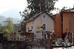 Station building with barriers and signals in Ribera de Arriba, Asturias.