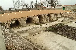 Stone bridge remains with arches in El Provencio.