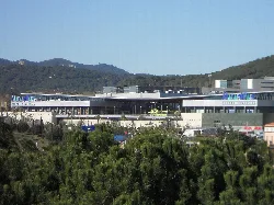 Facade of Mataró Parc shopping center from Vista Alegre.