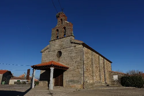 Iglesia de San Miguel Arcángel, La Sagrada (Salamanca, España).
