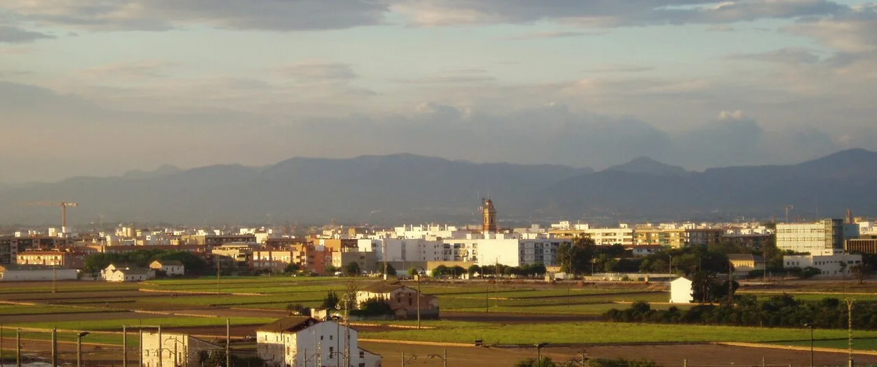 Urban landscape with mountains and buildings in Tavernes Blanques.