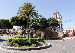Denkmal der Waschfrauen, Kirche und Platz in Ingenio, Las Palmas.