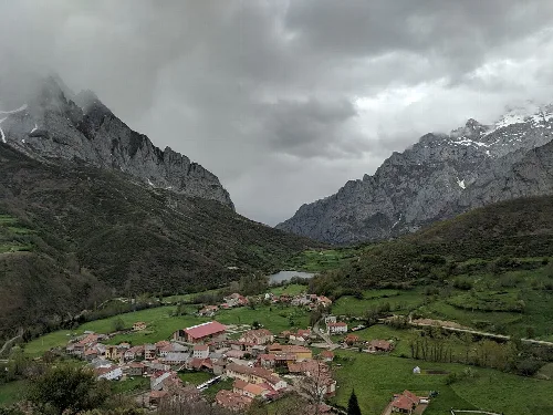 Foto sacada en Posada de Valdeón, antes de una tormenta