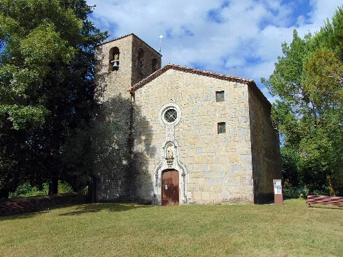 Restes de l'església de Sant Martí de Sales (Sales de Llierca)