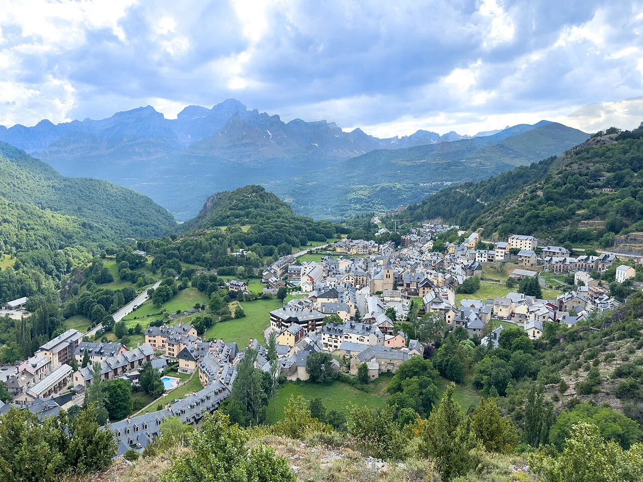 Views of Panticosa from Pasarelas de Panticosa