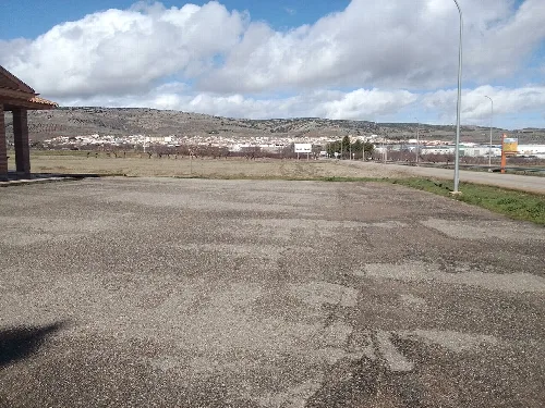 Parking area with Los Yébenes in the background in Toledo.