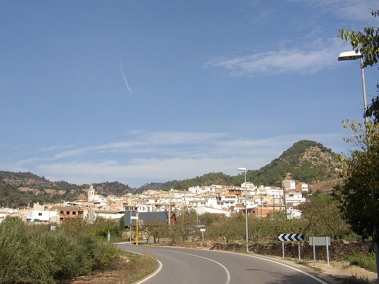 Castellón (Comunidad Valenciana) España.

Chóvar. (provincia de Castellón). Vista general. Fotografía realizada el 1 noviembre de 2006 por el autor Usuario : Pelayo2
