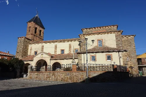 Iglesia de Santiago Apóstol, Villares de Órbigo (León, España).