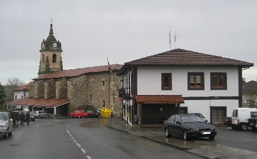 Iglesia y ayuntamiento en Gamiz