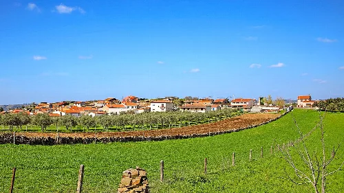 La Bouza es un municipio de la comarca Campo de Argañán, en la provincia de Salamanca.