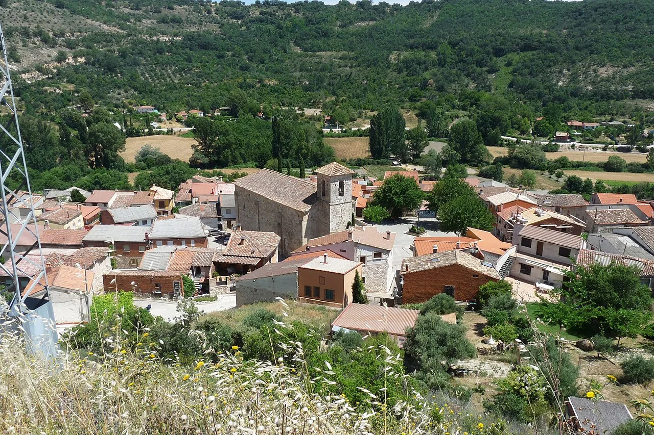 Vista de Caspueñas desde el oeste.