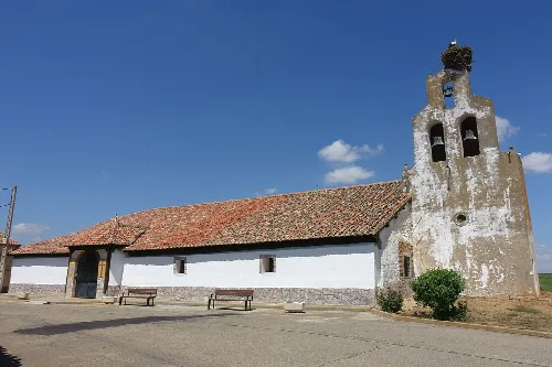 Iglesia de San Pedro Apóstol, en Castrotierra de Valmadrigal (León, España).