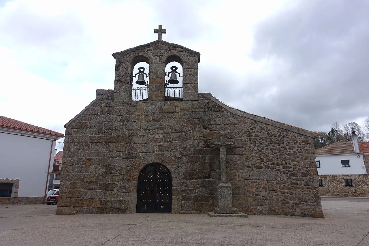 Iglesia de Santiago Apóstol, El Payo (Salamanca, España).