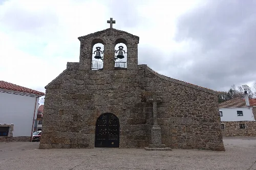 Iglesia de Santiago Apóstol, El Payo (Salamanca, España).