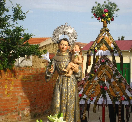 Procesión de las fiestas de San Antonio de Padua en Villanázar