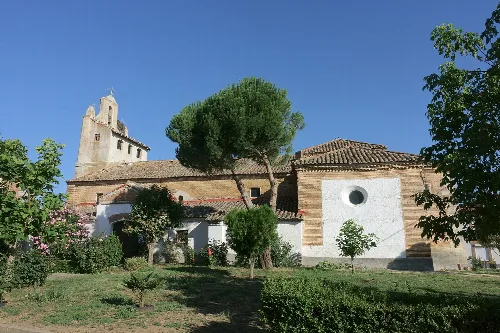 Iglesia de San Andrés, en Bustillo del Páramo de Carrión (Palencia, España).