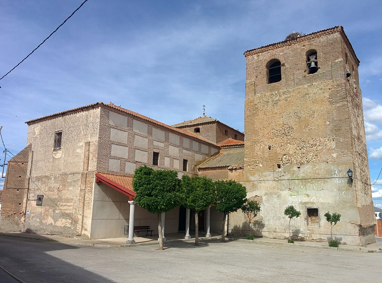 Iglesia de Santa María del Castillo, en Castellanos de Zapardiel (Ávila, España).