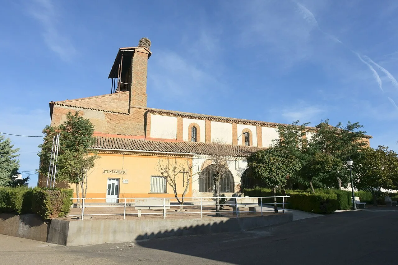Kirche und Rathaus in Villárdiga, Zamora.