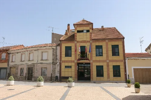 Casa consistorial de Santa Elena de Jamuz (León, España).