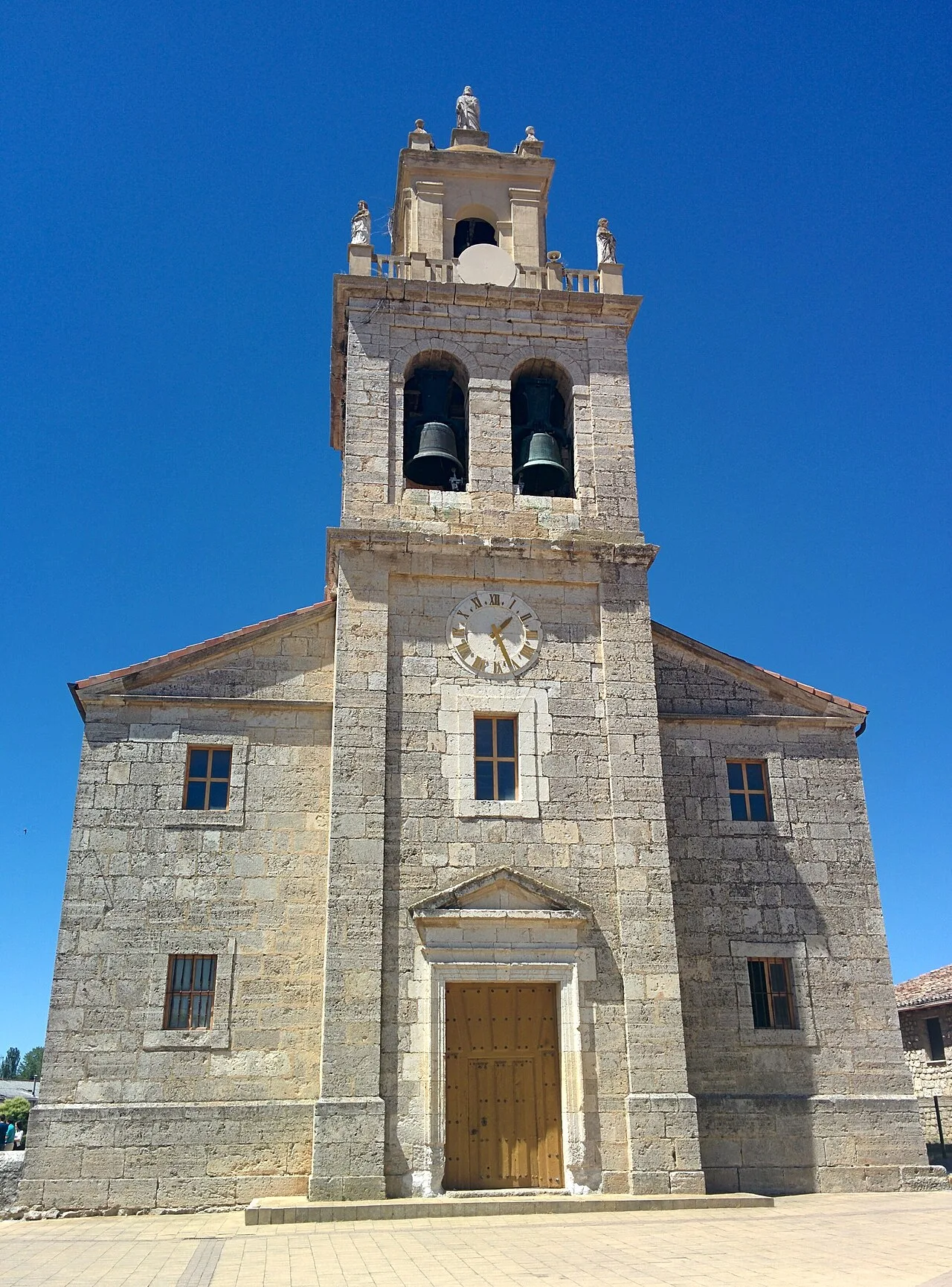 Iglesia de San Facundo y San Primitivo, en Las Quintanillas (Burgos, España).