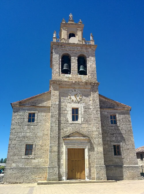 Iglesia de San Facundo y San Primitivo, en Las Quintanillas (Burgos, España).