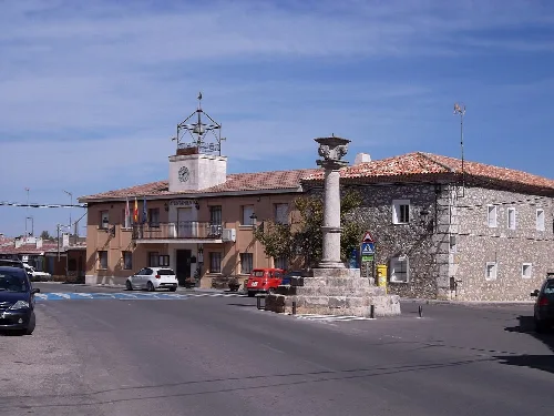 Pozo de Guadalajara-Picota y Ayuntamiento, centro de la villa.