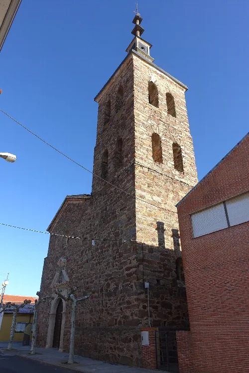 Iglesia de San Martín Obispo, Villarejo de Órbigo (León, España).