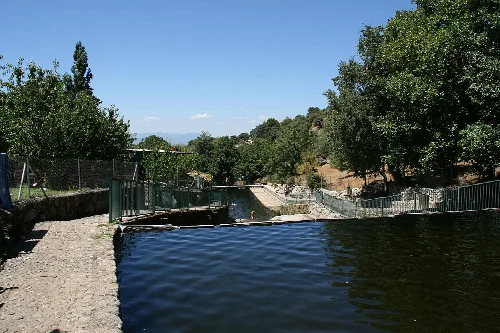 Natürliche Schwimmbecken im Fluss Garganta Grande in Segura de Toro.