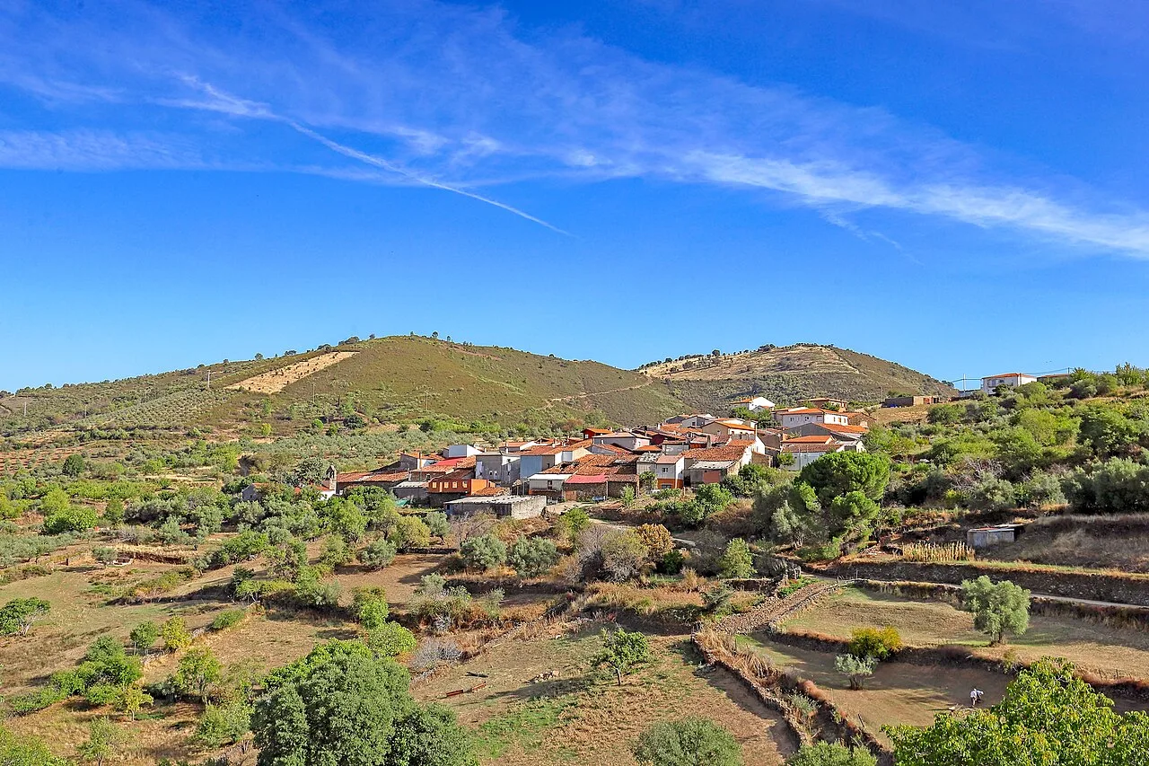 Valdelageve es un municipio de la comarca Sierra de Béjar, provincia de Salamanca.