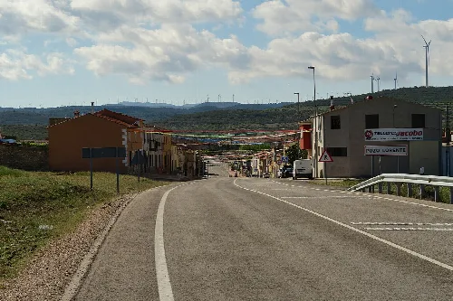 Pozo-Lorente, entrada población desde CM-3209