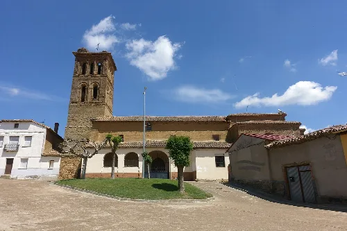 Iglesia de Santo Tomás Apóstol, Joarilla de las Matas (León, España).