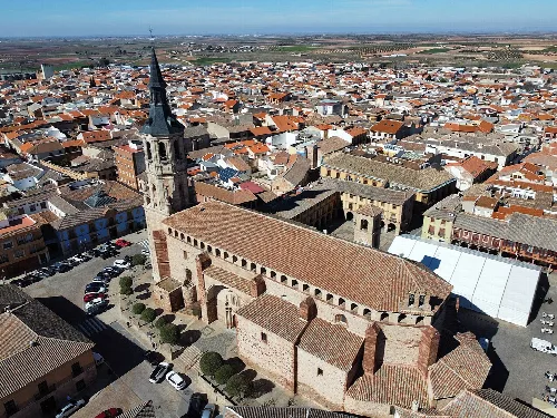 La Solana (Ciudad Real), 17 de febrero de 2022.-  La consejera de Educación, Cultura y Deportes, Rosa Ana Rodríguez, visita la rehabilitación de la iglesia de ‘Santa Catalina’ de La Solana. (Foto: JCCM)