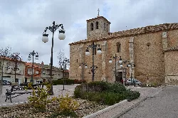 Square with church and street lamps in El Provencio, Cuenca.