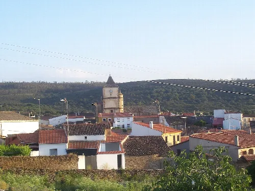 Vista de Serrejón (provincia de Cáceres, España) desde la ermita de San Antonio