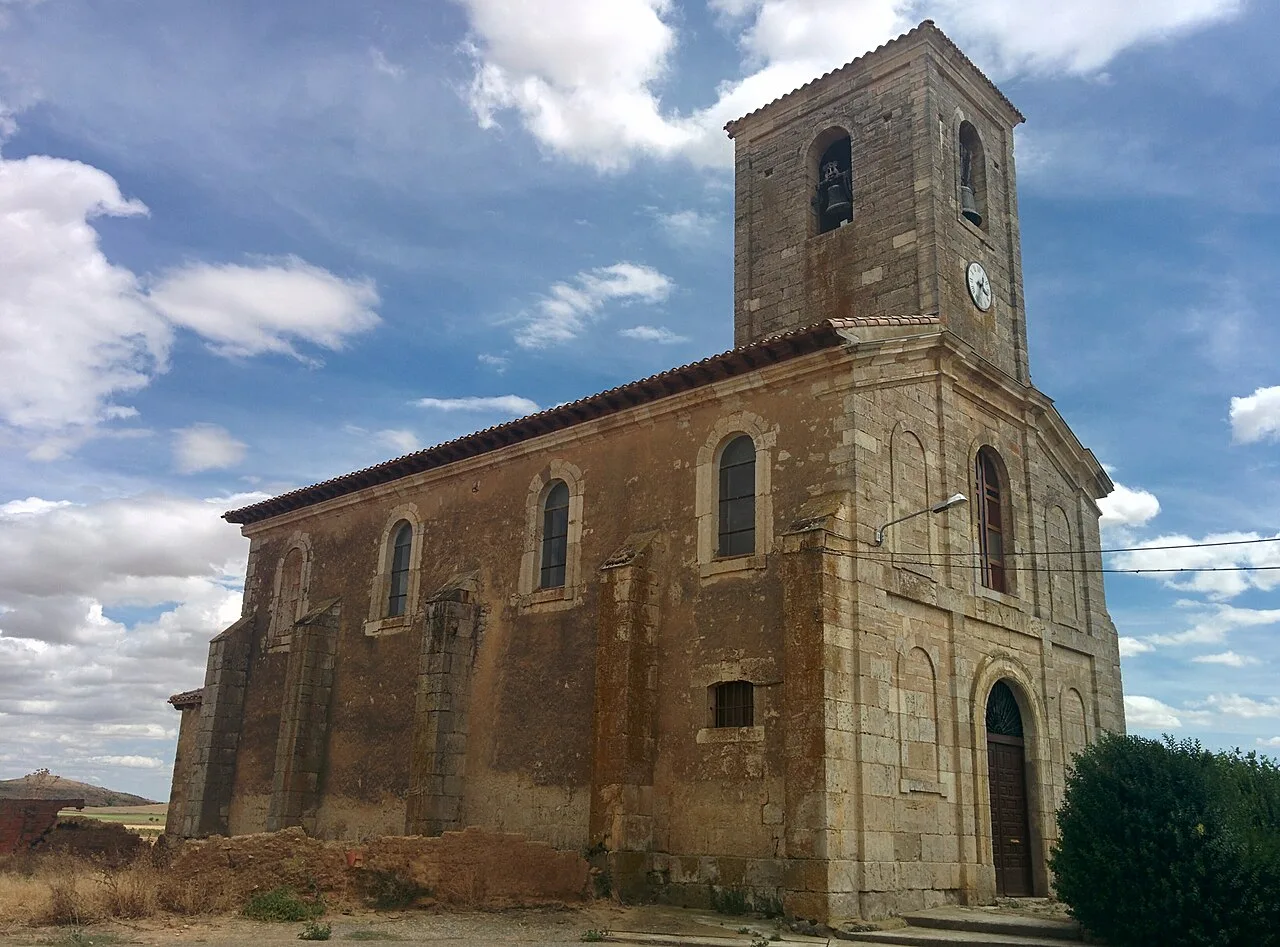 Iglesia de San Pablo Apóstol, en Palacios de Riopisuerga (Burgos, España).