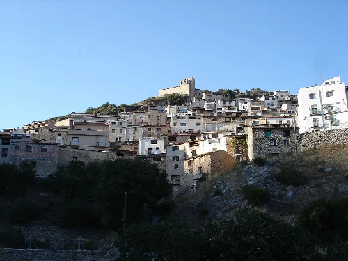 Vue générale de la ville de Paüls située en Catalogne (Espagne), dans la comarque de Baix Ebre (province de Tarragone).