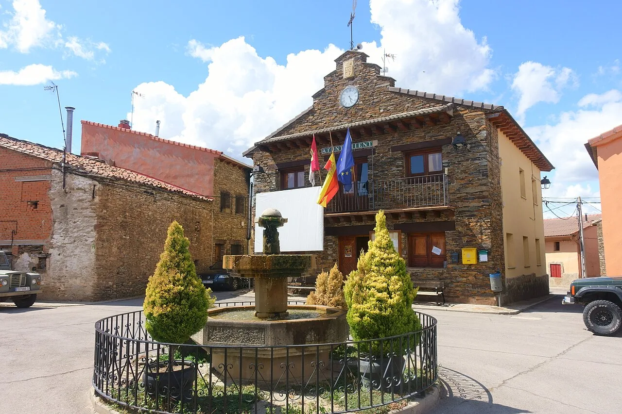 Casa consistorial de Zarzuela de Jadraque (Guadalajara, España).