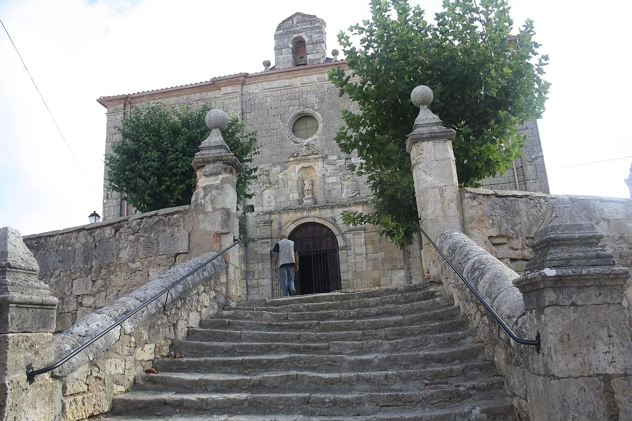 ingresso della chiesa di San Cristobal di Itero del Castillo, chiesa del 1700.