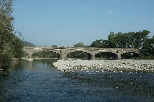 Puente la Reina de Jaca, Brücke aus dem 14. Jahrhundert