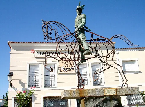Metallskulptur von Hernando de Soto auf einem Pferd in Barcarrota.